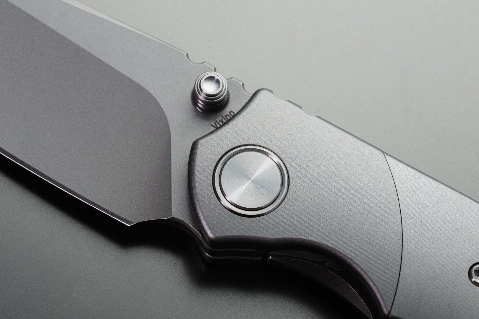 Vixino x Caveman Bronto - Pocket Knife - M390 - Gray Titanium - X901-T