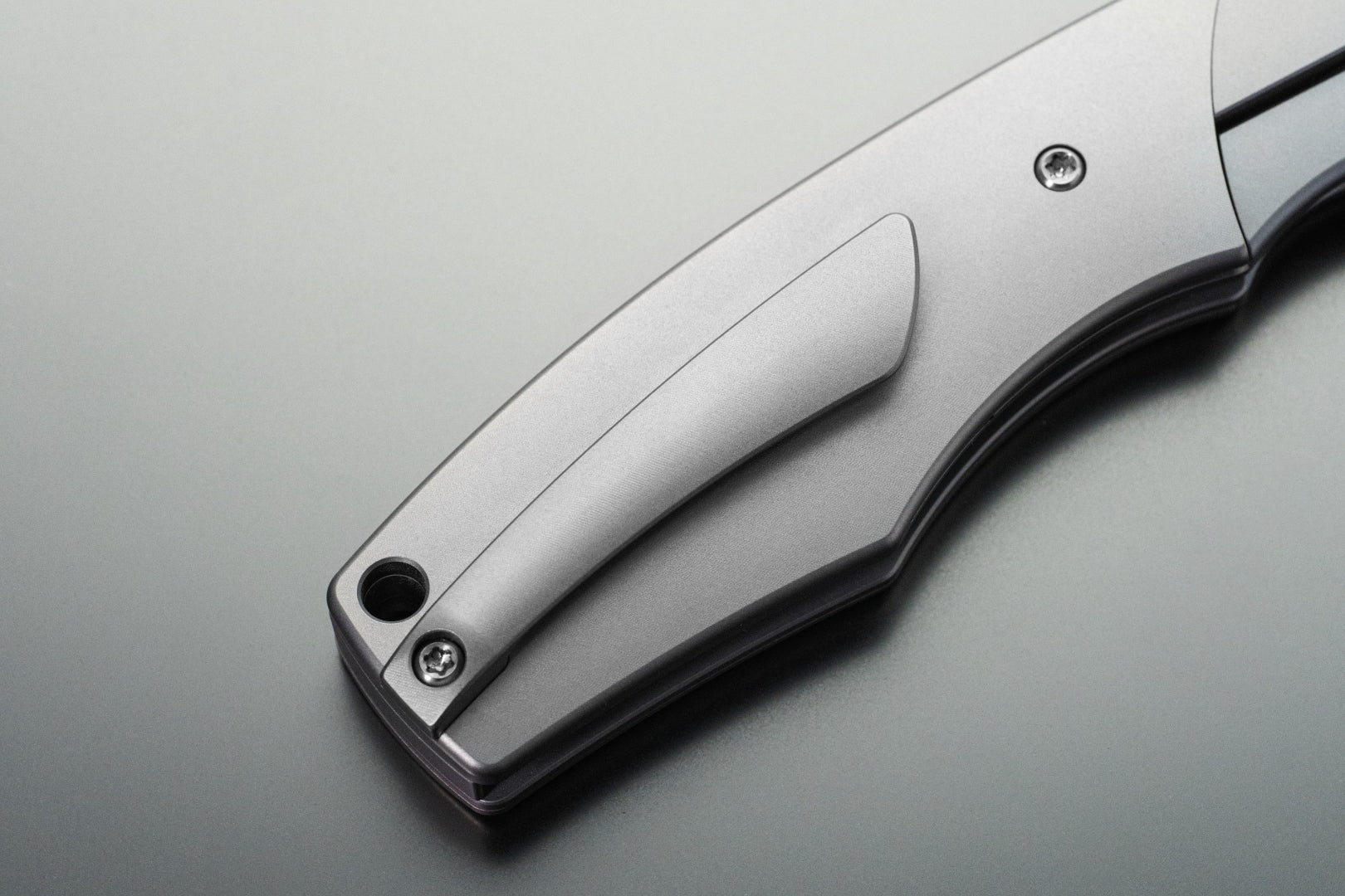 Vixino x Caveman Bronto - Pocket Knife - M390 - Gray Titanium - X901-T