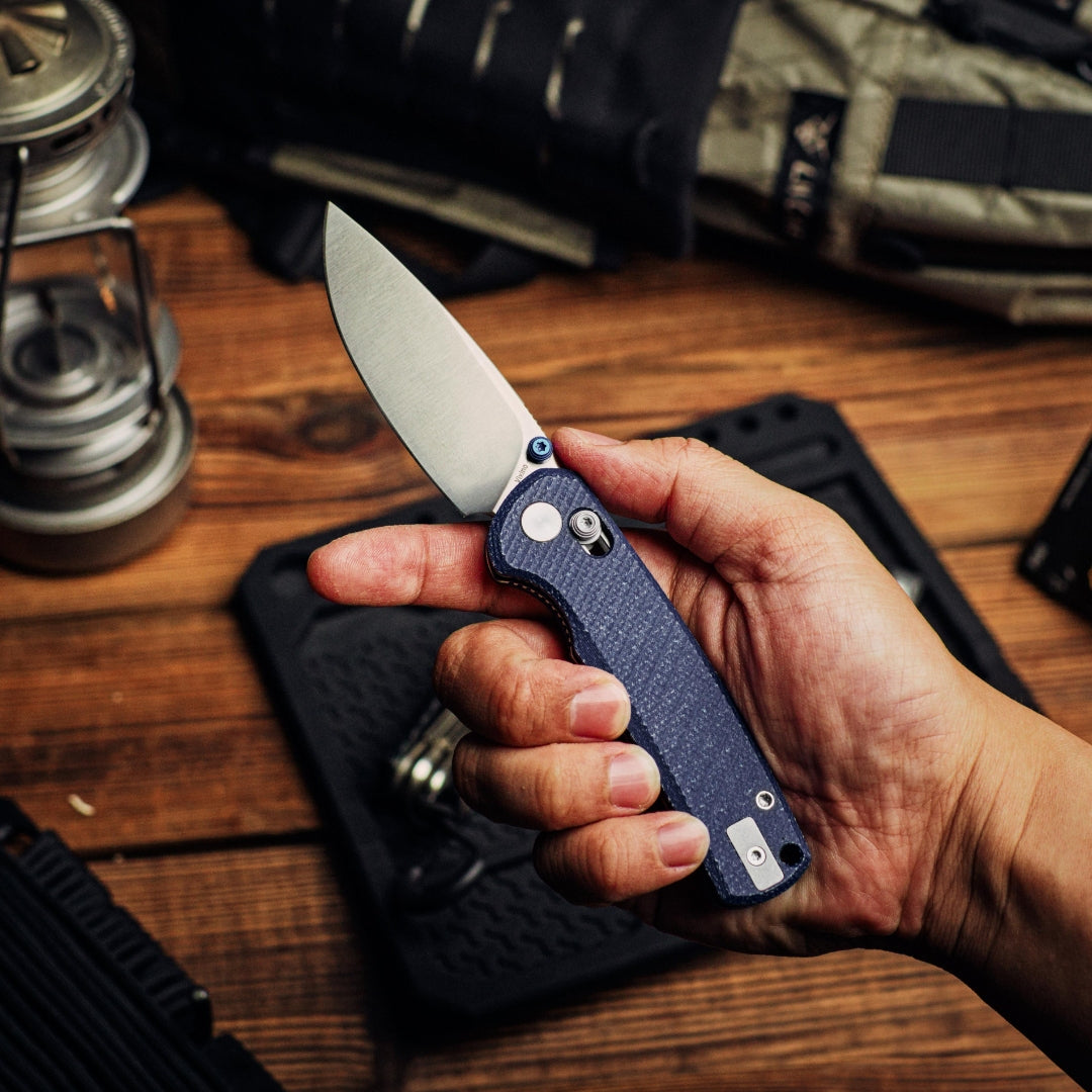 Vixino Rockshark - Pocket Knife - 14C28N - White G10